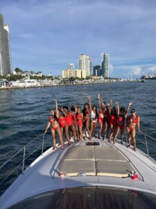 cost to rent a boat in miami
